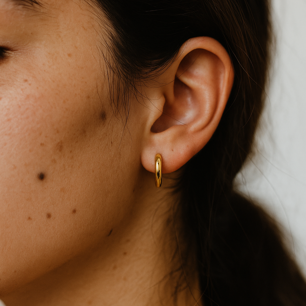 18K Gold Plated Hoop Earrings, 2.5*10mm Tarnish Free & Waterproof | Shop Hudda